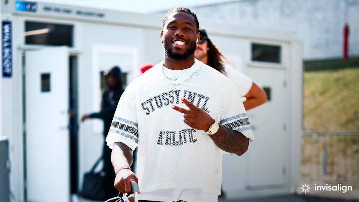 Giants arrive for preseason opener vs. Bills 📸