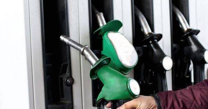 Drivers told to fill up before Monday due to heatwave