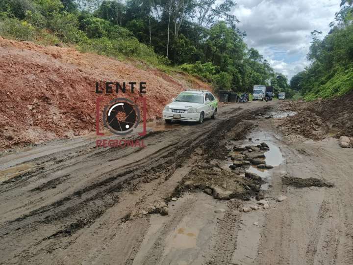 Denuncian mal estado de varios tramos de la vía San Vicente