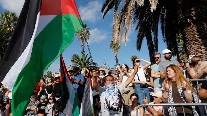Una flotilla pone rumbo a Gaza desde Barcelona para tratar de abrir un corredor humanitario