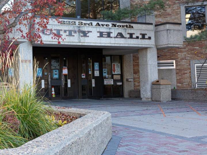 Committee agrees with increasing city debt limit as borrowing increases