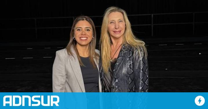 15:04 Maira Frías participó de la foto de candidatos libertarios junto a Javier y Karina Milei