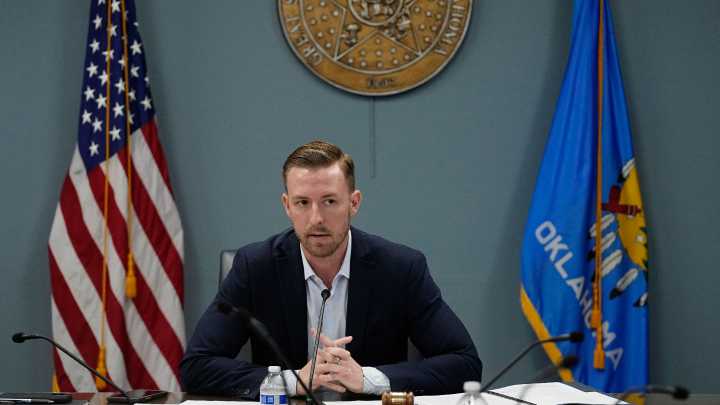 Nude video seen in Supt. Walters' office during meeting likely movie, House Speaker Hilbert says