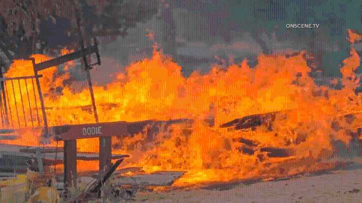 Fire north of 60 Freeway in Jurupa Valley prompts evacuation order and warning
