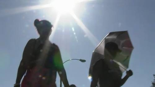 ﻿Extreme heat overwhelms LA hospitals as doctors warn vulnerable residents to stay cool and covered