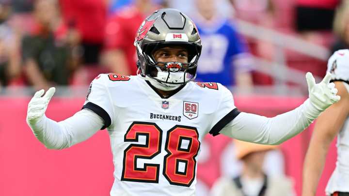 Bucs' Shilo Sanders ejected from preseason game for throwing punch at Bills tight end