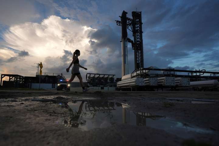 Weather stops SpaceX from launching Starship S37 at Boca Chica Beach