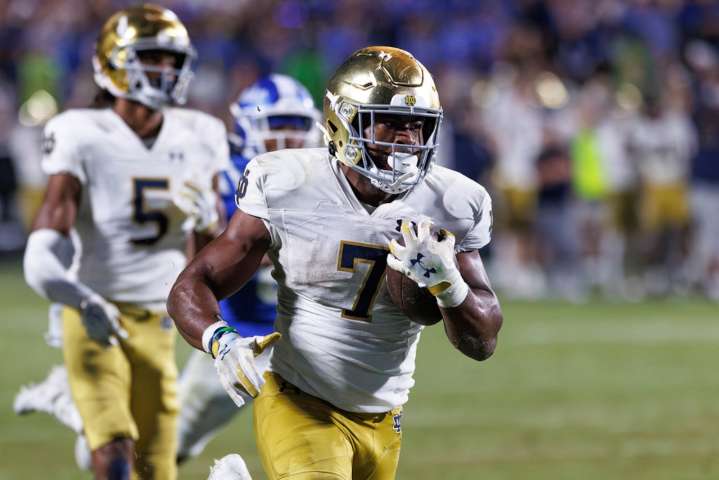 Eagles signing former Notre Dame star RB to practice squad