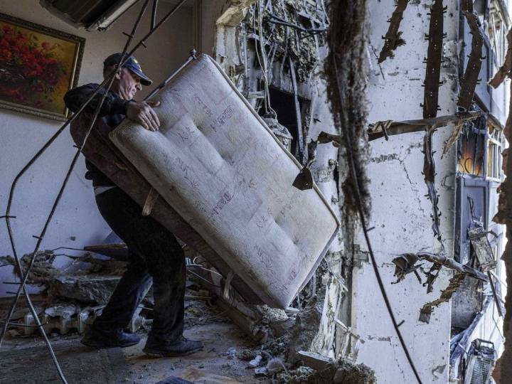 Major Russian attack includes rare strikes on the centre of Kyiv
