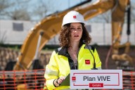 El gobierno de Ayuso solo ha comprado cinco de las 175 viviendas sociales que se comprometió a adquirir hace un año