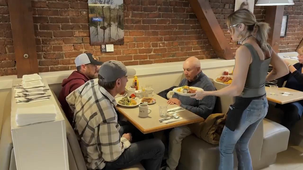 California bill would require restaurants to disclose food allergens on menus