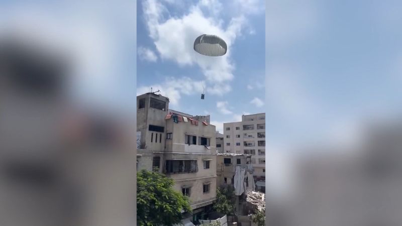 Colapsa balcón en Gaza bajo multitud que esperaba ayuda