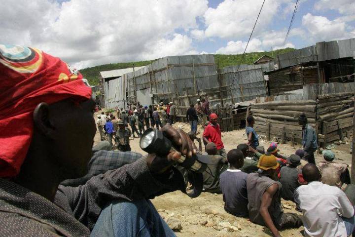 Por lo menos 25 muertos dejó colapso en mina de oro en Tanzania