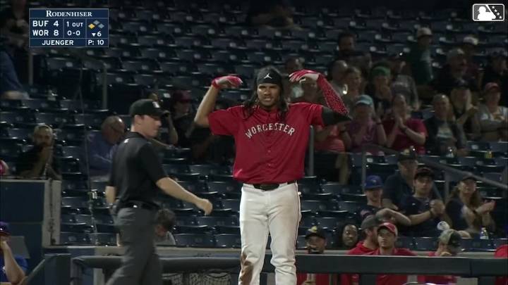 Jhostynxon García sigue aprendiendo a jugar en primera pese a la llegada de Lowe: «No es mala idea»