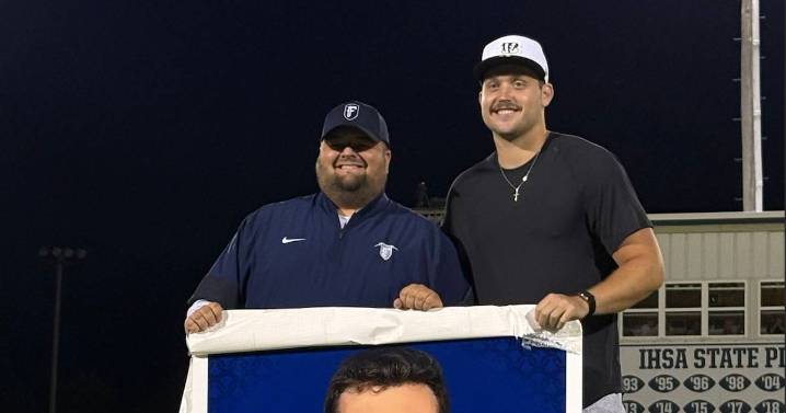 ‘It was amazing having him back’: Fieldcrest honors Cincinnati Bengals tight end, alum Cam Grandy