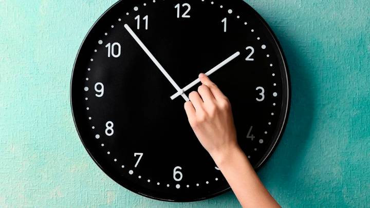 ¿Qué implica el cambio de huso horario?