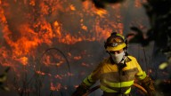 Los incendios de El Payo y Cipérez mantienen frentes activos de más de 20 kilómetros y complican las labores de extinción en Salamanca