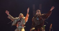 Ca7riel Y Paco Amoroso se consagran con el Papota Tour en México
