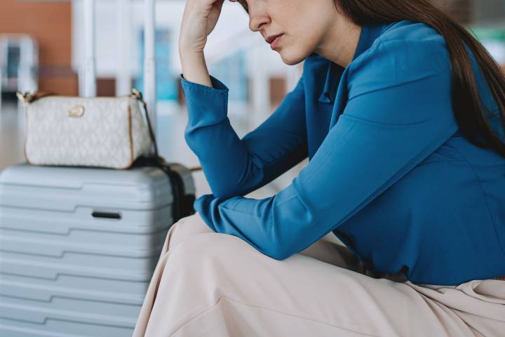 Woman Says Friends Left Her Behind During Hectic Dash to Make Connecting Flight