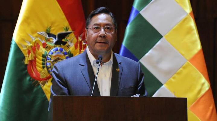 Video: Entre abucheos y gritos el presidente de Bolivia emitió su voto en La Paz