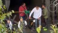 Los escoltas de Sánchez se despliegan en bicicleta para blindarle mientras hace deporte con su mujer en Andorra