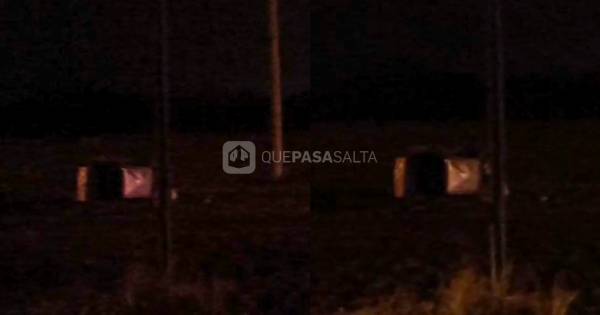 Violento vuelco en Circunvalación Sureste: Amarok perdió el control y quedó de costado