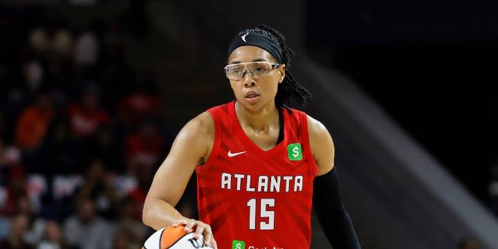 Atlanta controls second half and beats the Sky for 4th straight victory