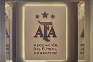 La AFA despidió a un árbitro por “atentar contra los valores del fútbol”