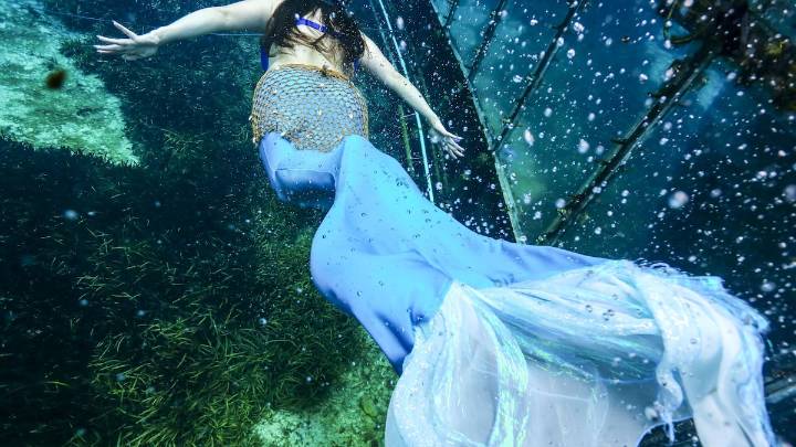 I became a Weeki Wachee mermaid at Sirens of the Deep camp, and you can too