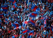 La bandera que la hinchada de San Lorenzo le dedicó a Karina Milei por las presuntas coimas