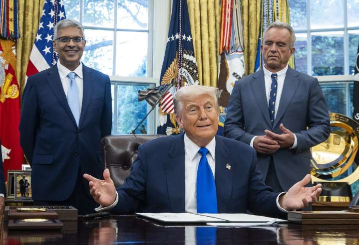Cele|bitchy | The CDC’s senior staff are resigning in protest of RFK Jr & an ‘authoritarian leader’