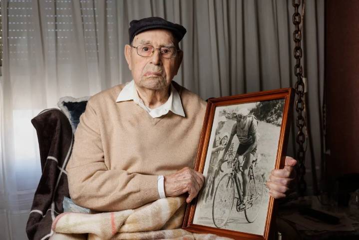 Muere el mito del ciclismo Bernardo Ruiz a los 100 años