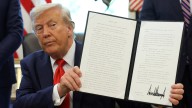 Trump Afirma que ya lo Llaman “Presidente de Europa” Mientras Firma Órdenes Ejecutivas