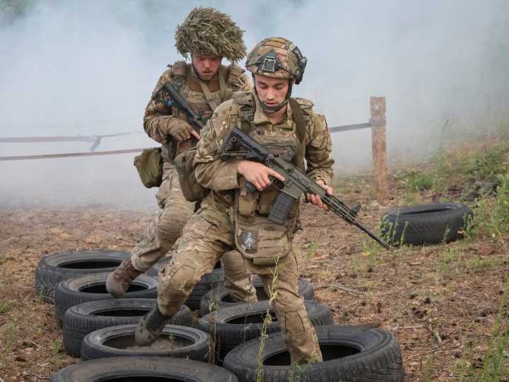 Russia gains in east before Trump-Putin summit, Ukraine says holding off