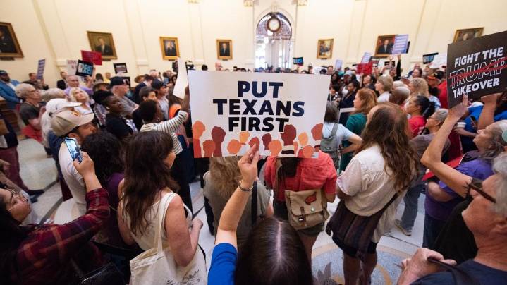 Gov. Abbott escalates battle as Texas Democrats hold out of state