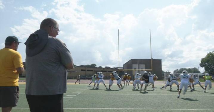 St. Xavier football looks to bounce back after 'down month' to end last season
