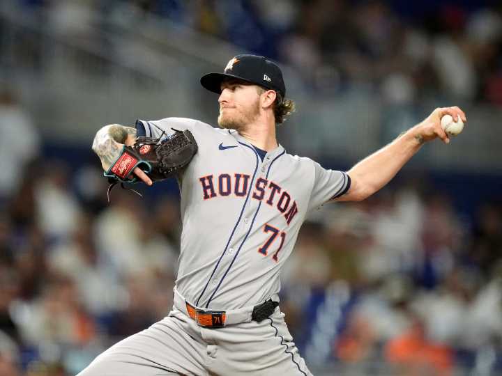 Josh Hader espera lanzar en postemporada
