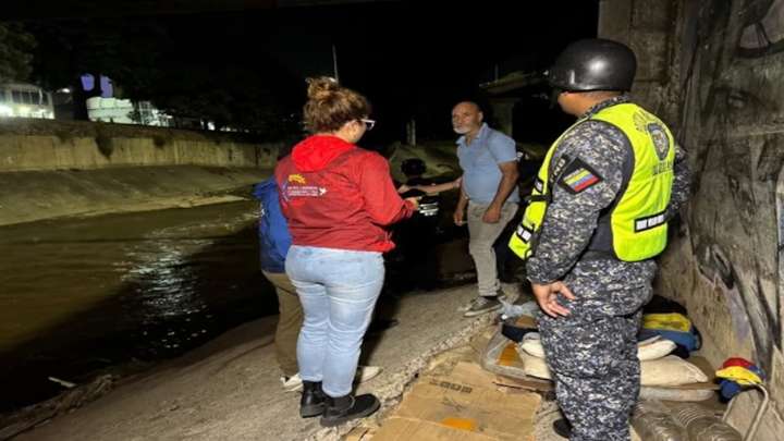 Despliegan operativo nocturno en Caracas en atención a personas en situación de vulnerabilidad (+fotos)