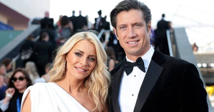 Vernon Kay says 'behave yourself' when confronted with 'stupid' Tess Daly question