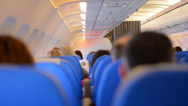 Plucky Flight Attendant Powers Through Meal Service on Delta Diarrhea Flight