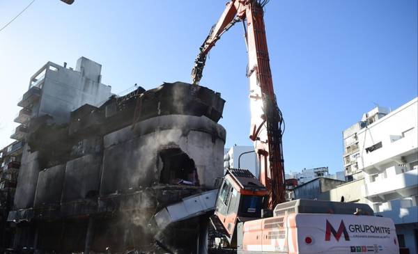 El incendio en La Plata: ¿Por qué está frenada la demolición y cuándo se reanuda?