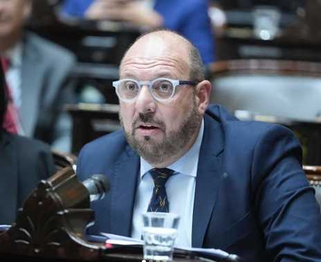González D’Alessandro comparó al Gobierno con los 90: “El problema no es el Presidente, es su entorno”