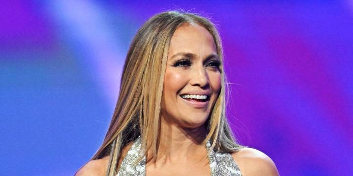 Jennifer Lopez Shares Sweet Summer Moment With 17-Year-Old Child Emme During Hamptons Vacation