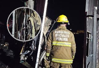 Incendio en San Joaquín dejó cinco locales afectados; no hubo heridos