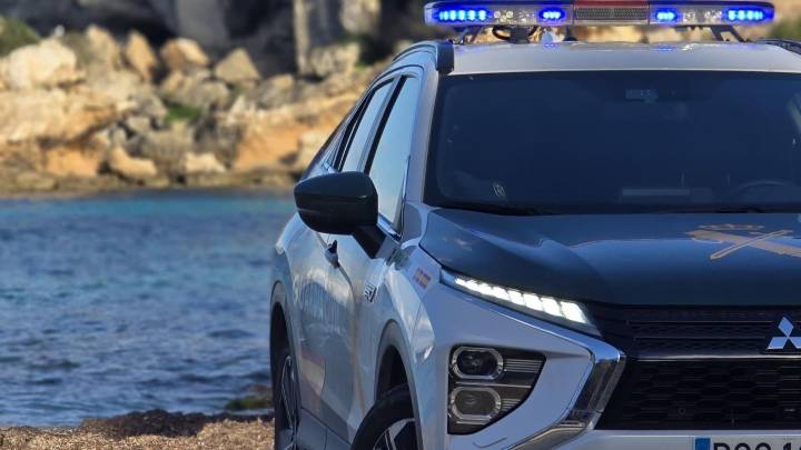 Buscan a dos ocupantes de la avioneta que cayó al mar en el puerto de Sóller, en Mallorca