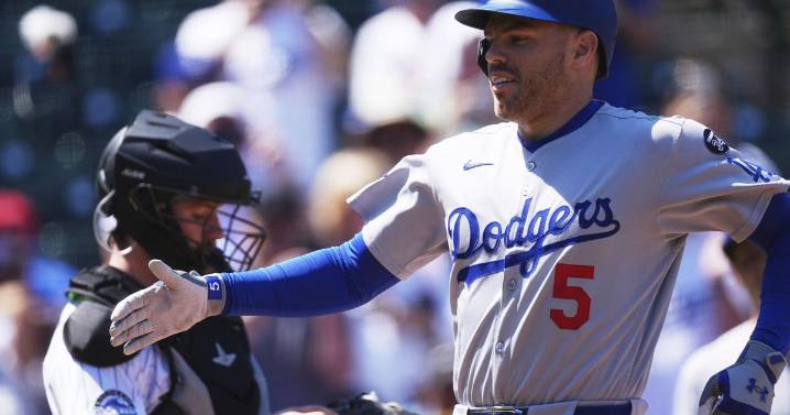 Freeman hits 2-run homer in 1st inning, Kershaw wins 4th straight start as Dodgers beat Rockies 9