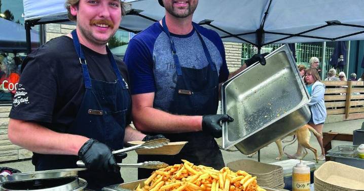 Street fair brings bustling party to Westfort