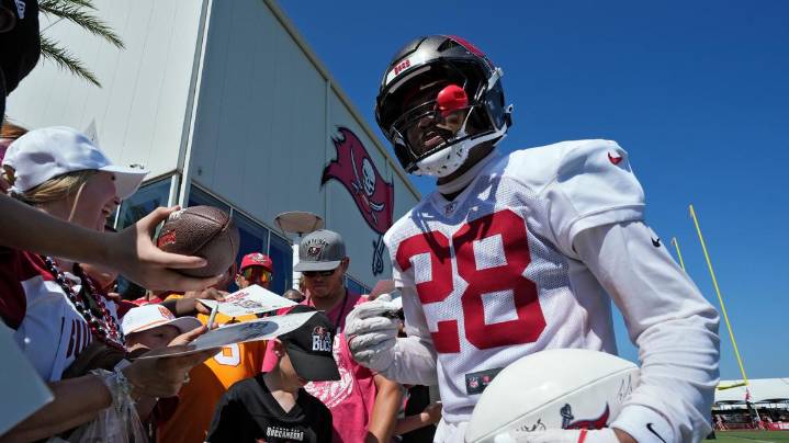 Shilo Sanders waived by the Buccaneers, AP source says