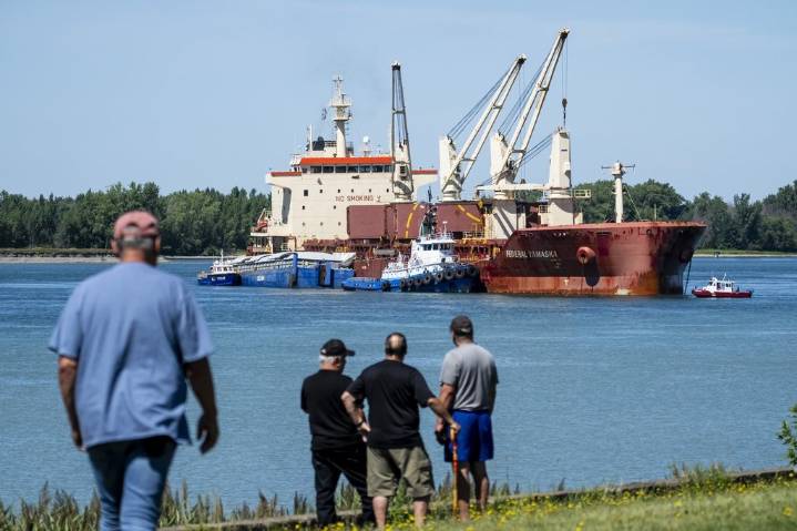 Operation to free ship run aground in St. Lawrence River near Montreal complete