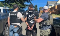 Capturan a recluso que escapó mientras era trasladado en aeropuerto de Seattle